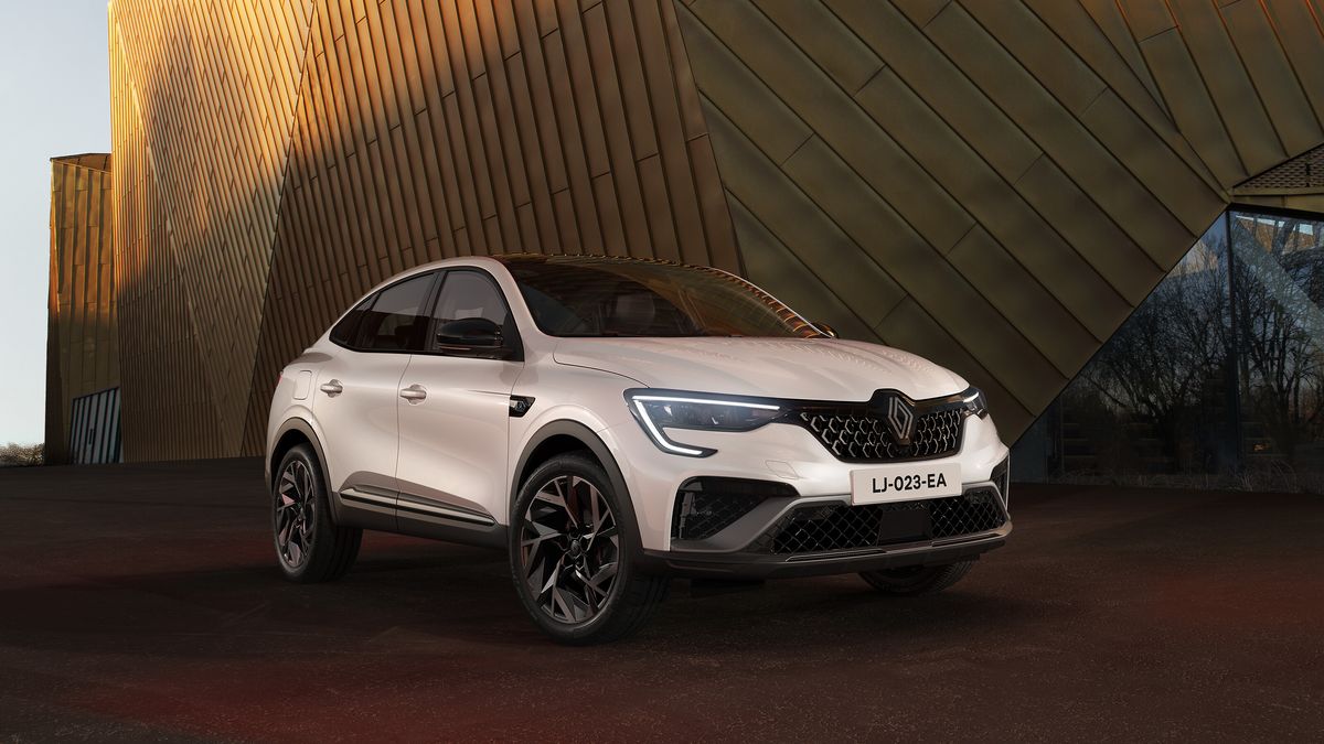 Renault Arkana dostal facelift a sportovně střiženou verzi